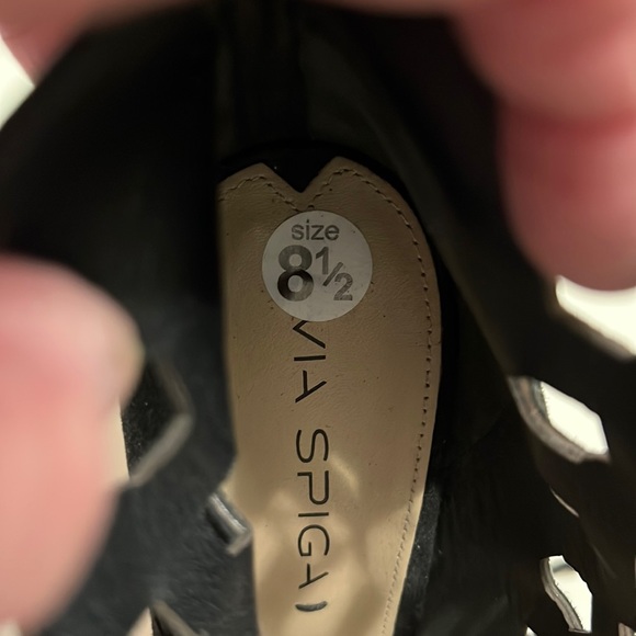 New Via Spiga Cage Black Suede Heels Size 8.5 - Picture 4 of 15